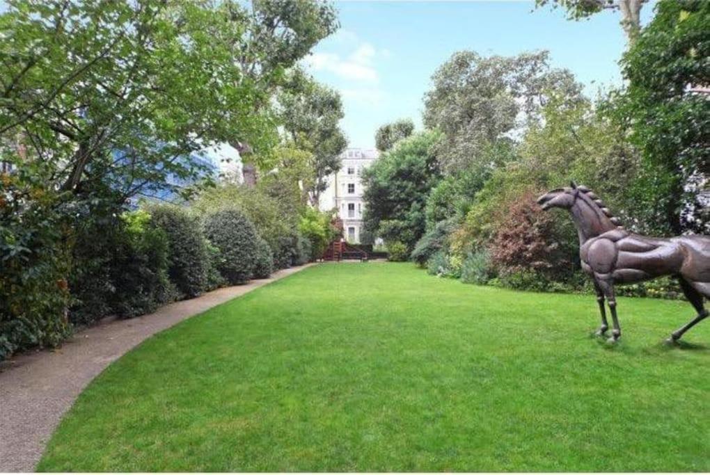 Stunning 2 Bed/2Bath Flat In Heart Of Kensington Lejlighed London Eksteriør billede