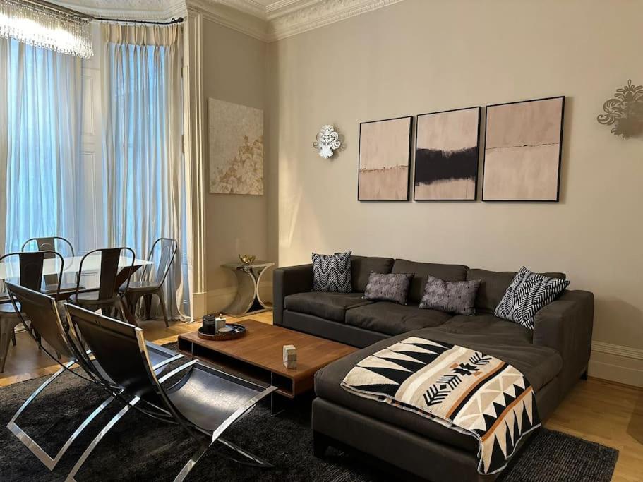 Stunning 2 Bed/2Bath Flat In Heart Of Kensington Lejlighed London Eksteriør billede