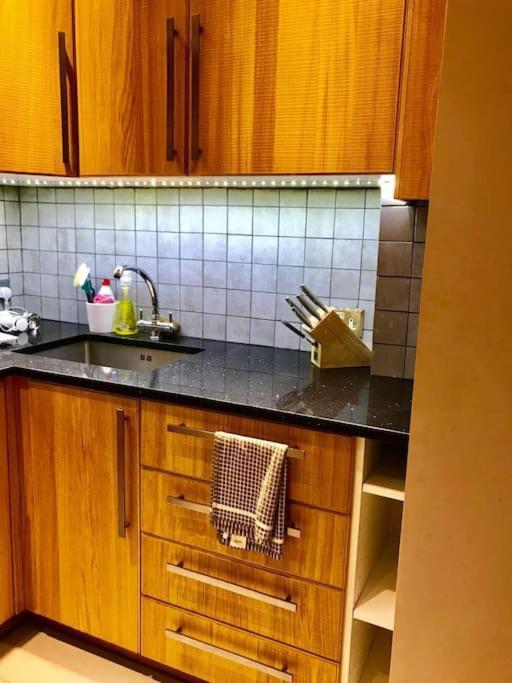 Stunning 2 Bed/2Bath Flat In Heart Of Kensington Lejlighed London Eksteriør billede
