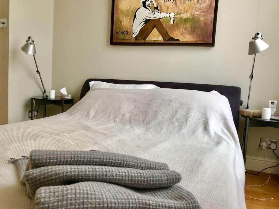 Stunning 2 Bed/2Bath Flat In Heart Of Kensington Lejlighed London Eksteriør billede