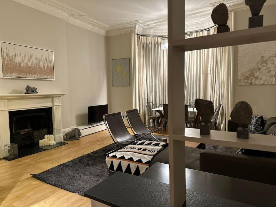 Stunning 2 Bed/2Bath Flat In Heart Of Kensington Lejlighed London Eksteriør billede